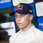 Kalle Rovanperä lägger tillfälligt hjälmen på hyllan.