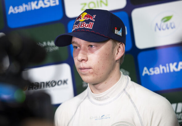 Kalle Rovanperä lägger tillfälligt hjälmen på hyllan.