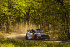 JWRC fight inför avslutningen efter en dramatisk lördag.