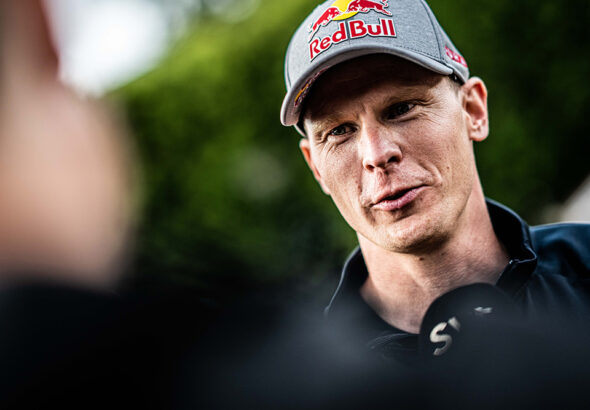 Johan Kristofferson ger asfaltstips till Solberg inför Kroatien.