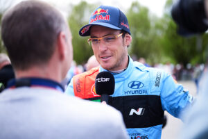 Rallyledaren Neuville : ” Det kommer bli svårt”