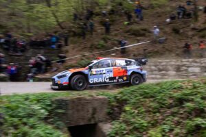 SS6: Thierry Neuville upp till andra plats.
