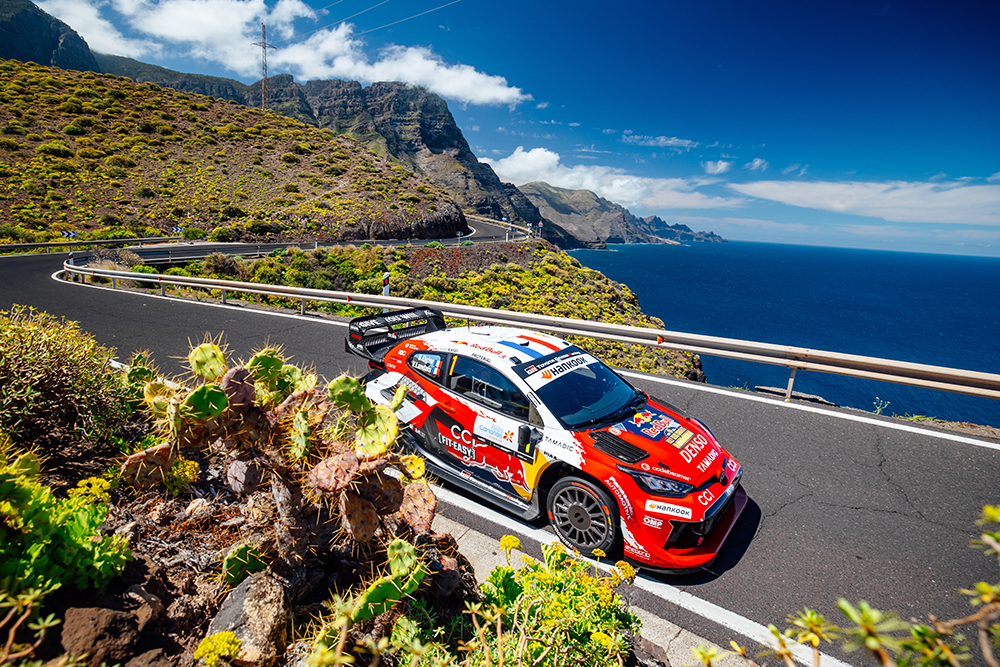 SS7: Sebastien Ogier utökar ledningen. Toyota topp fem.