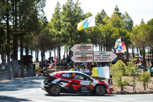 SS13: Sekundstriden fortsätter, Ogier och Solberg exakt samma tid .