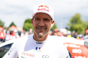 SS17: Sebastien Ogier outstanding på regnig sträcka