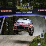 Sensationell ledare efter första dagen i Royal Rally
