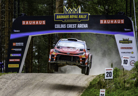 Sensationell ledare efter första dagen i Royal Rally